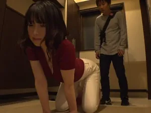 Nhờ chị gái dạy hôn